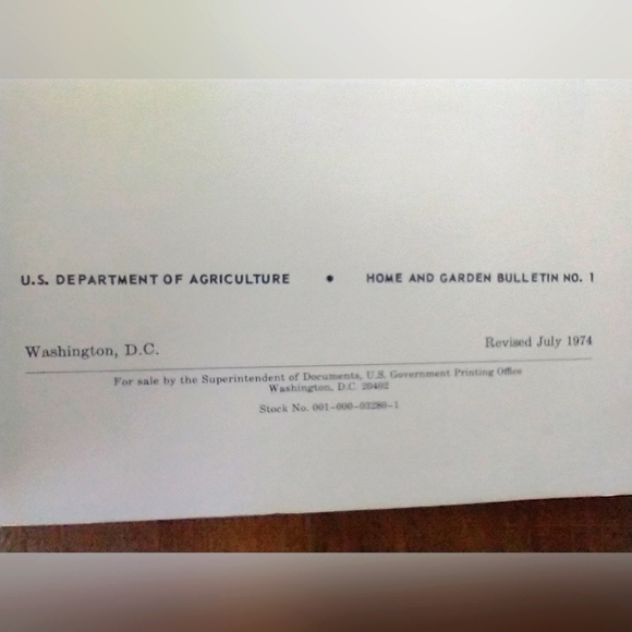 Vintage 1974 USDA Family Fare Recipe Book - Picture 4 of 4